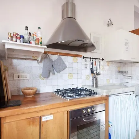 House With Garden,bbq, And Optional Access To -sauna,jacuzzi And Pool- *