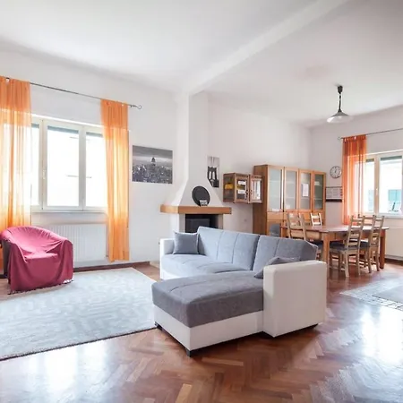 House With Garden,bbq, And Optional Access To -sauna,jacuzzi And Pool- Ferienhaus